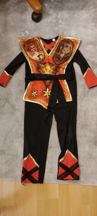 Stroj ninjago karate wojownik 5 lat