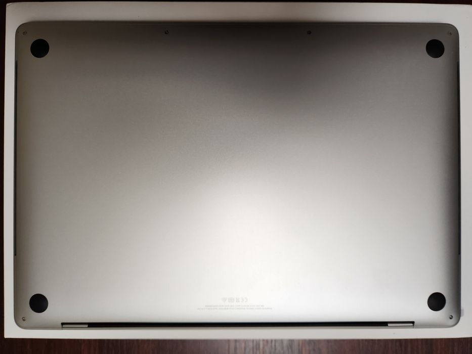Apple MacBook Pro 16" Silver 2019 (MVVM2)