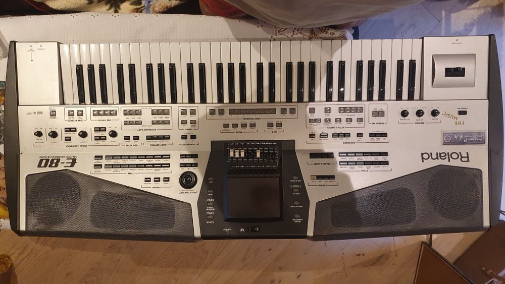 Roland E80 Workstation Keybord Syntezator Uszkodzony
