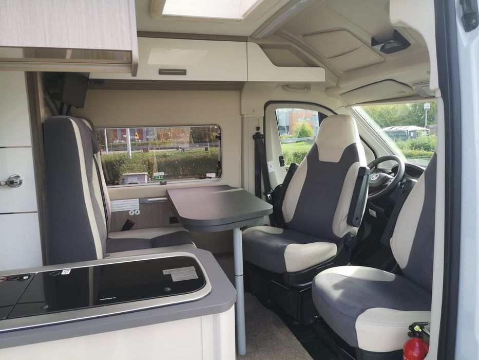 Kamper VAN wynajem Chausson V690 VIP Campervan