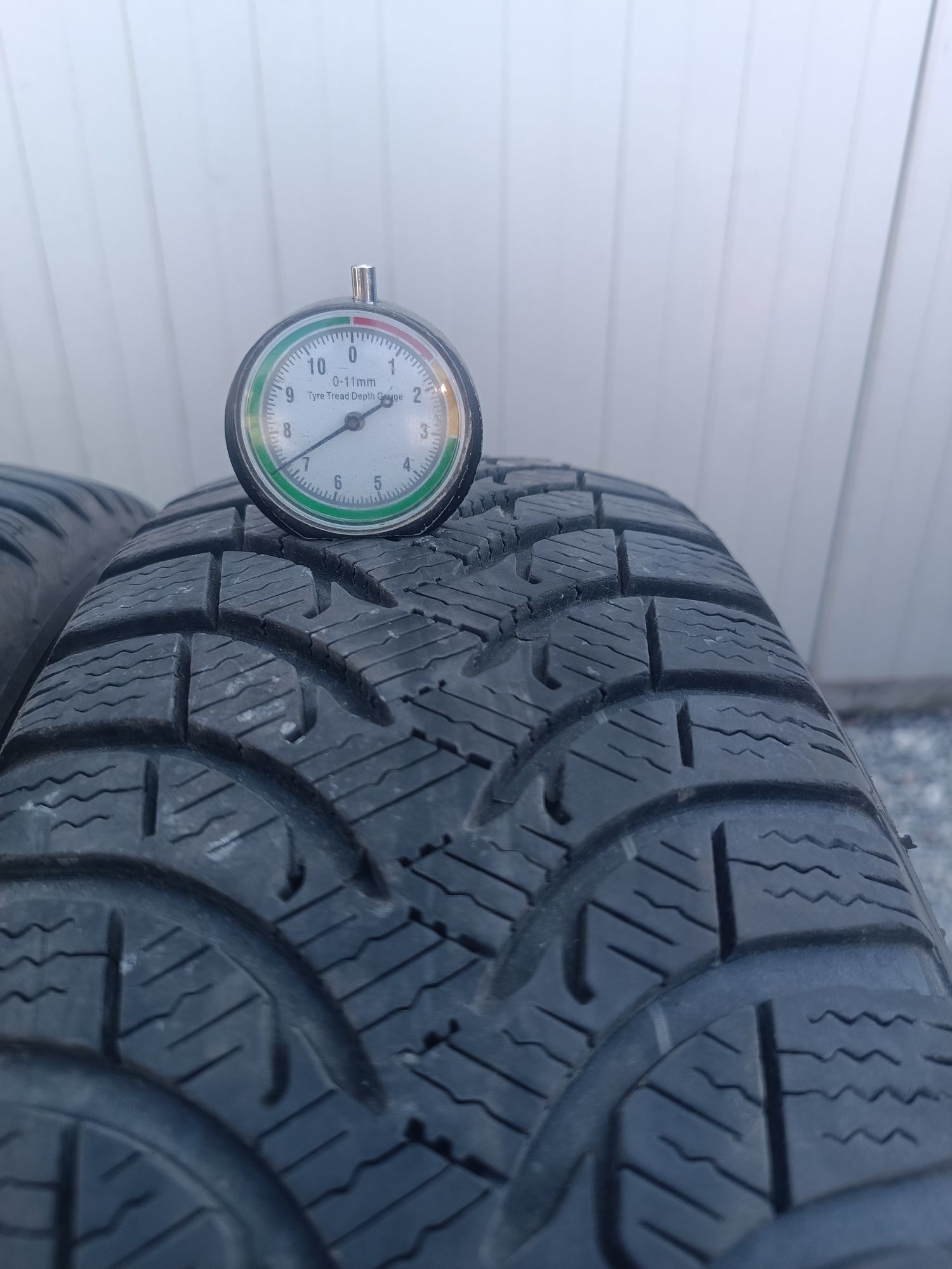 185/60R15 Dwie opony zimowe Michelin