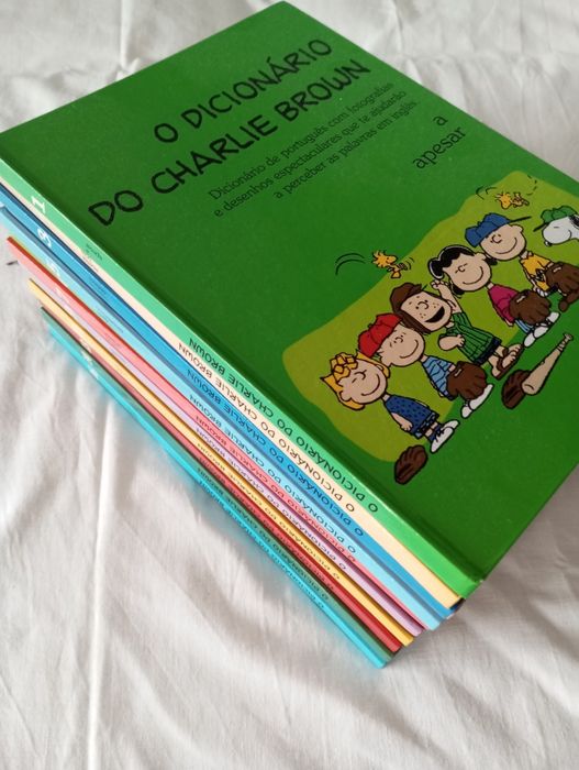 Dicionário Charlie Brown - português/inglês 16 vol.