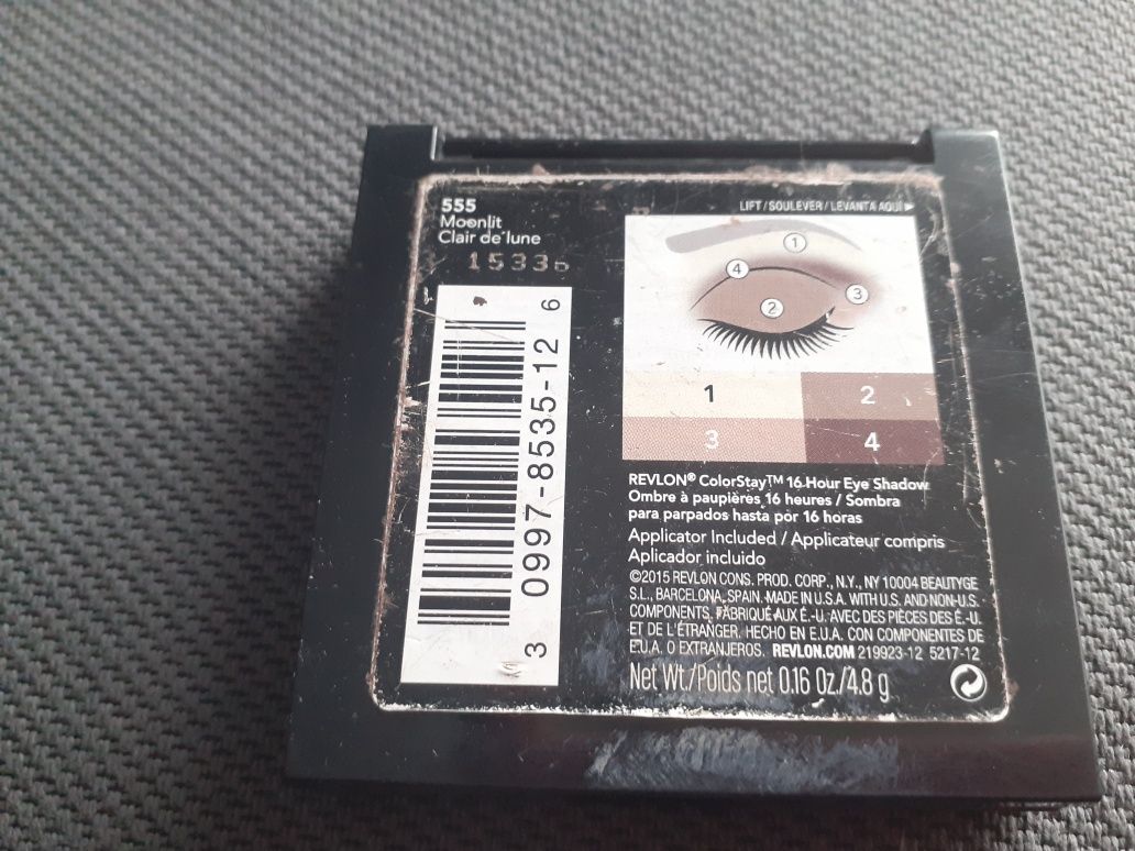 Cienie do oczu marki Revlon