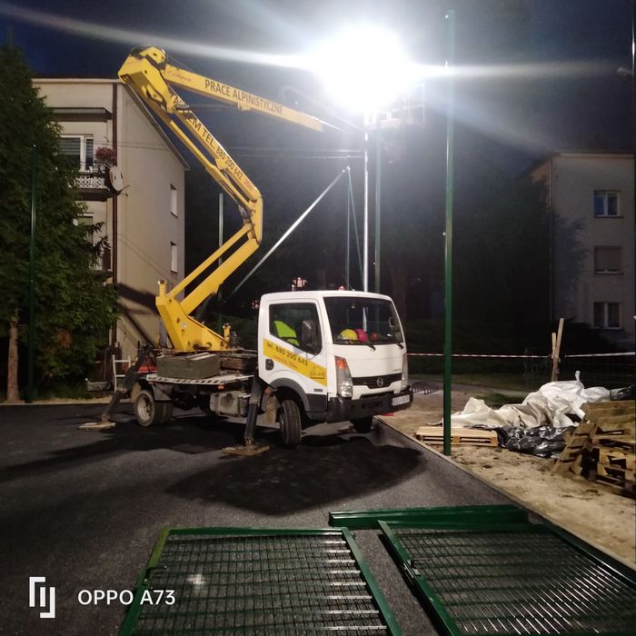 Zwyżka podnośnik koszowy rusztowanie wycinka drzew  prace wysokościowe