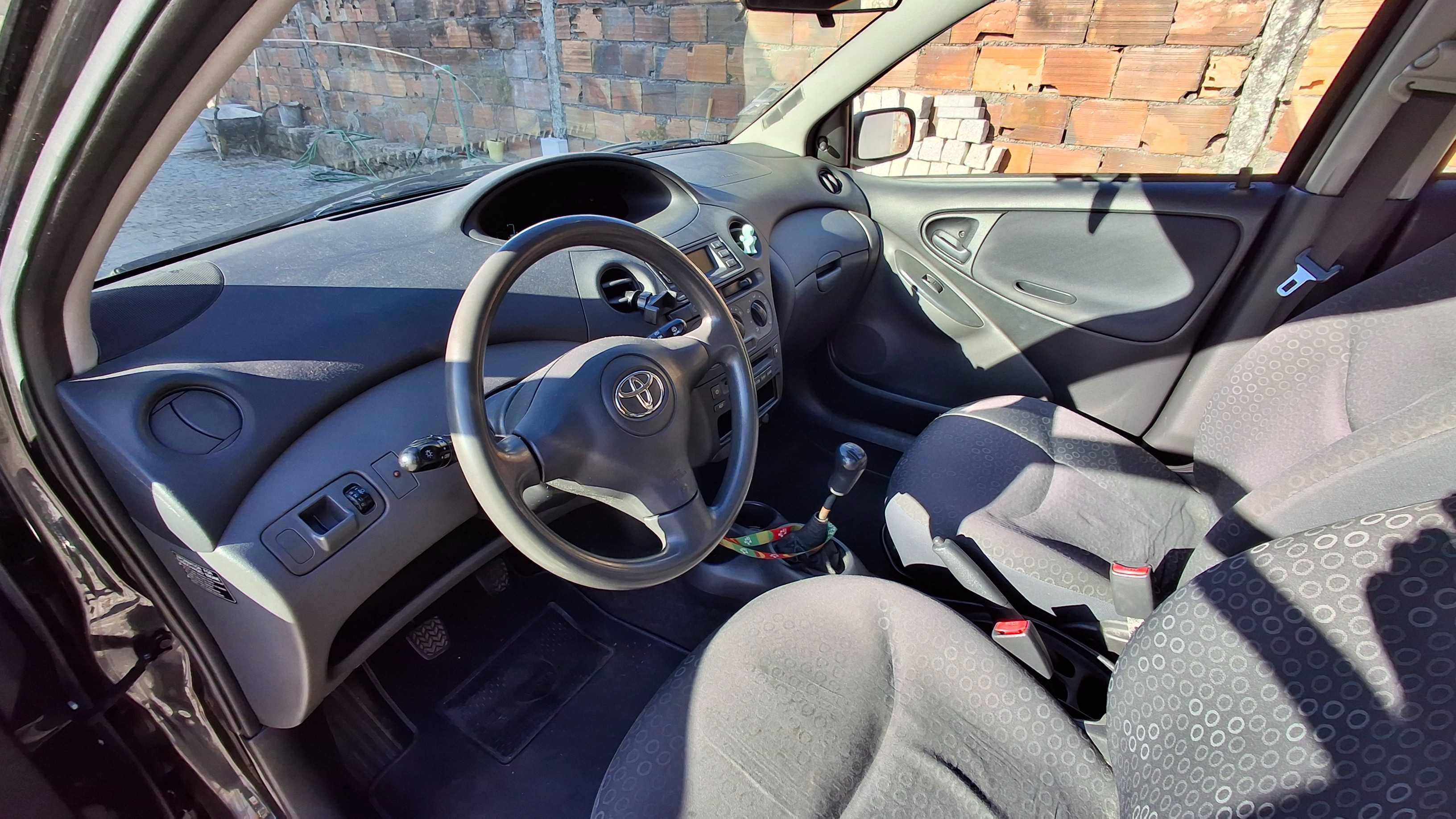 Toyota yaris - 2004