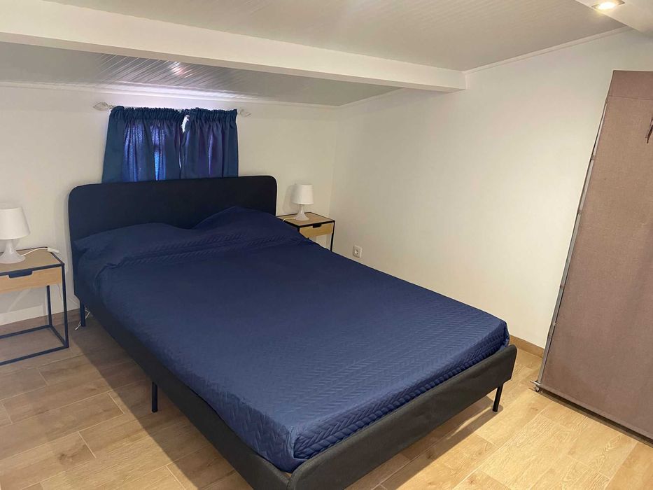 Alugo anexo T1 + 1 para, estudantes ou professores, em Fernão Ferro.