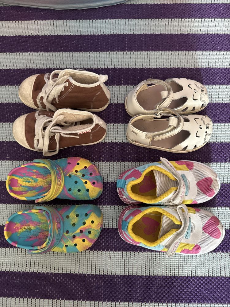 Sapatos para uma criança de 2 anos