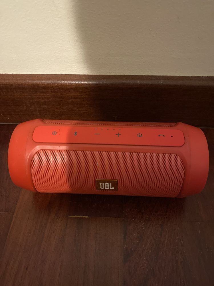 Coluna JBL charge 2+