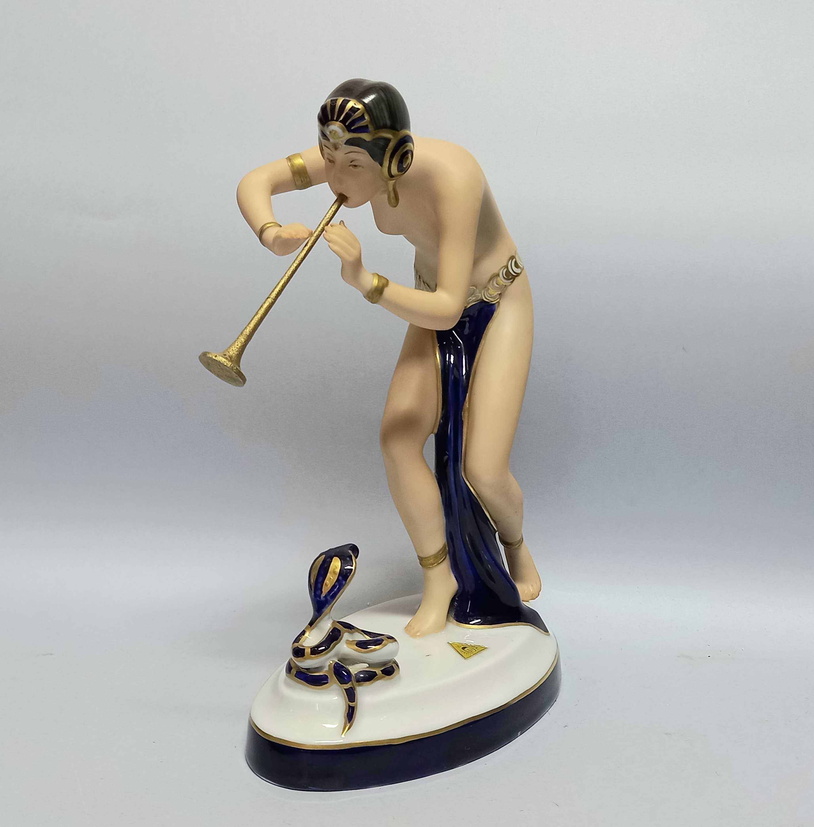 Tancerka, zaklinaczka węża, figura Royal Dux Bohemia
