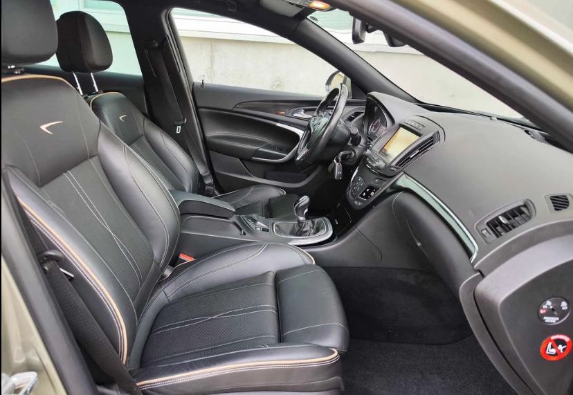 Opel Insignia 2014 дизель 2.0 CDTI 4x4 Country Tourer