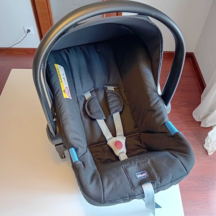 Baby Coque Chicco (com base)