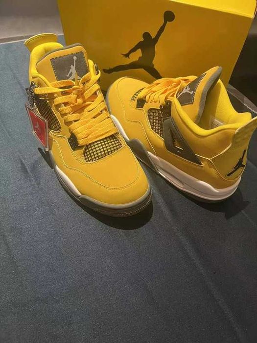 damskieBiegania Jordan_4_Retro_Lightning / Rozmiar 42