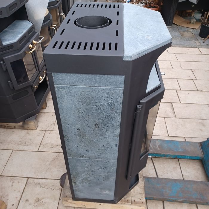 Kominek- koza piec wolnostojący 8 KW