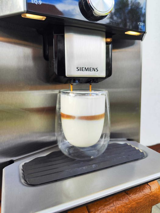 Кавомашина кофемашина Siemens EQ.9 S500