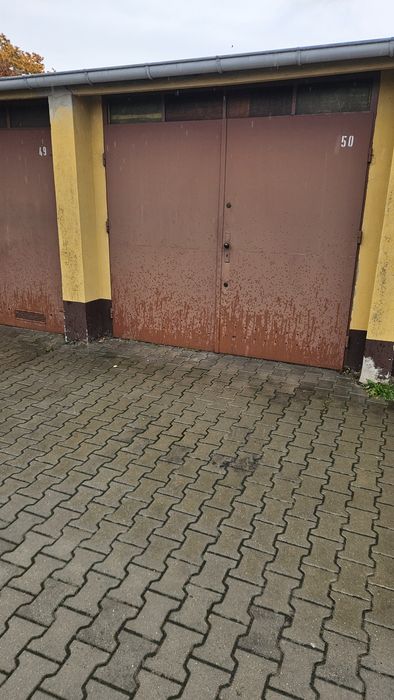 Murowany garaż  na sprzedaż