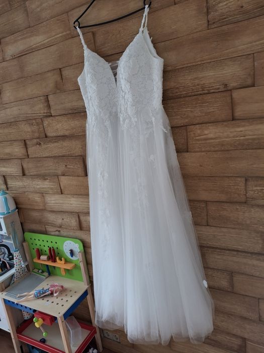 Suknia ślubna z regulacja