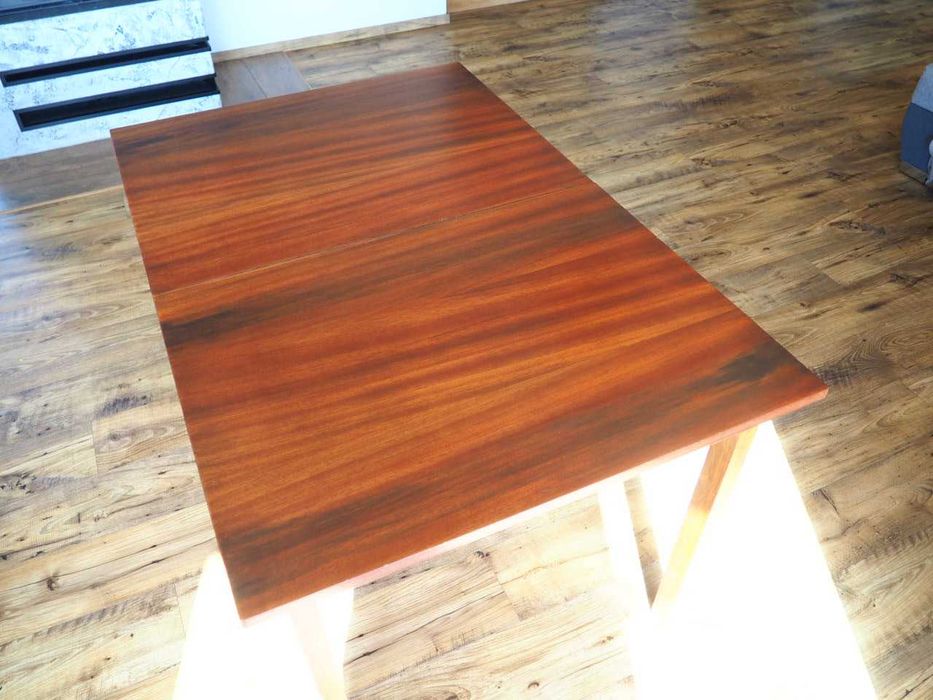 Mahoniowy Stół PRL po renowacji, Retro