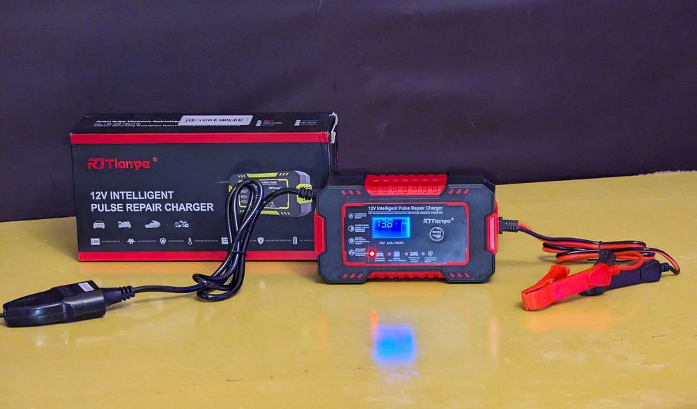 Зарядний пристрій для акумуляторів. 12В 6А