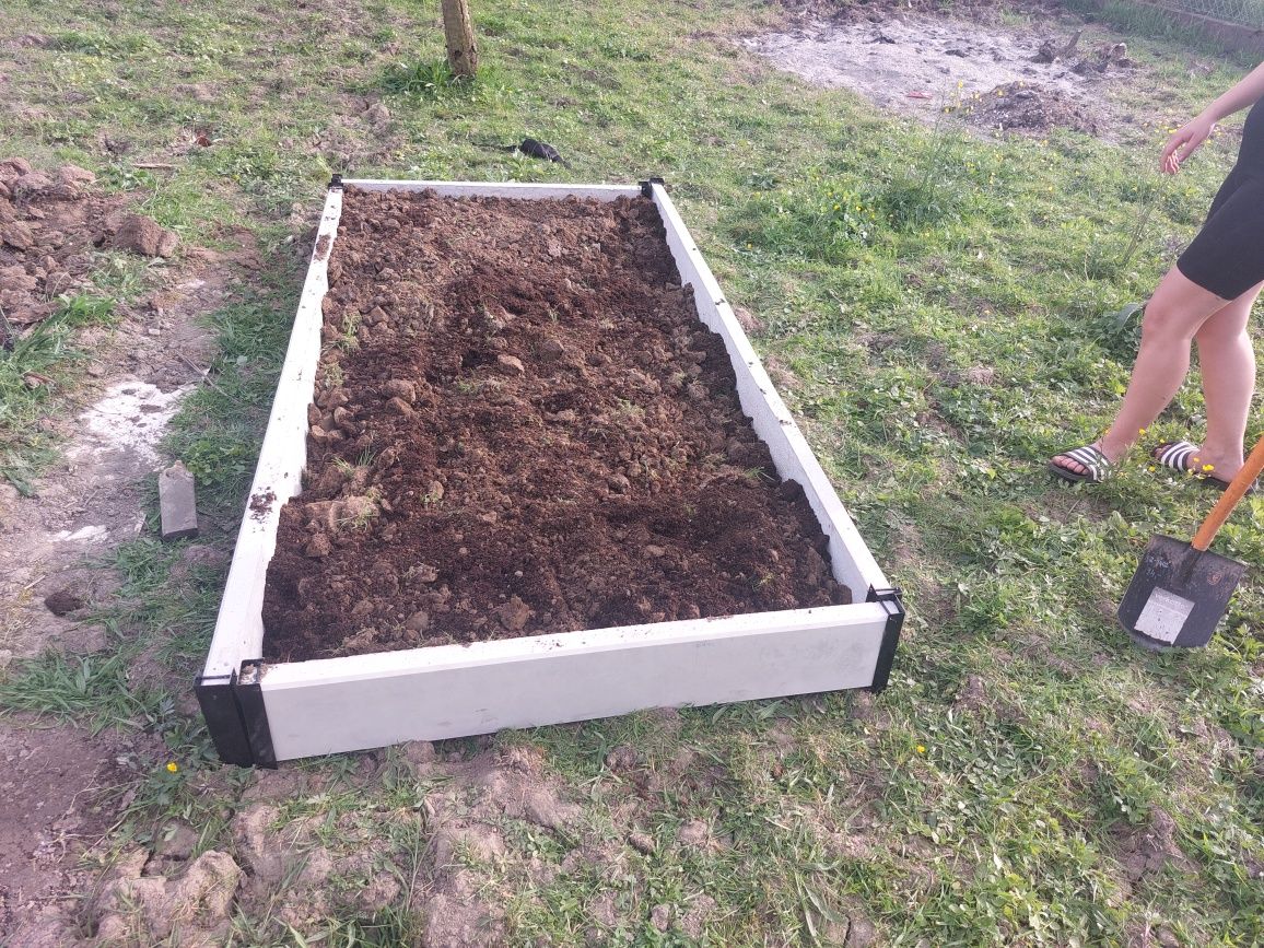 Rabata ogrodowa płyty betonowe słupki Podmurówki panele warzywniak