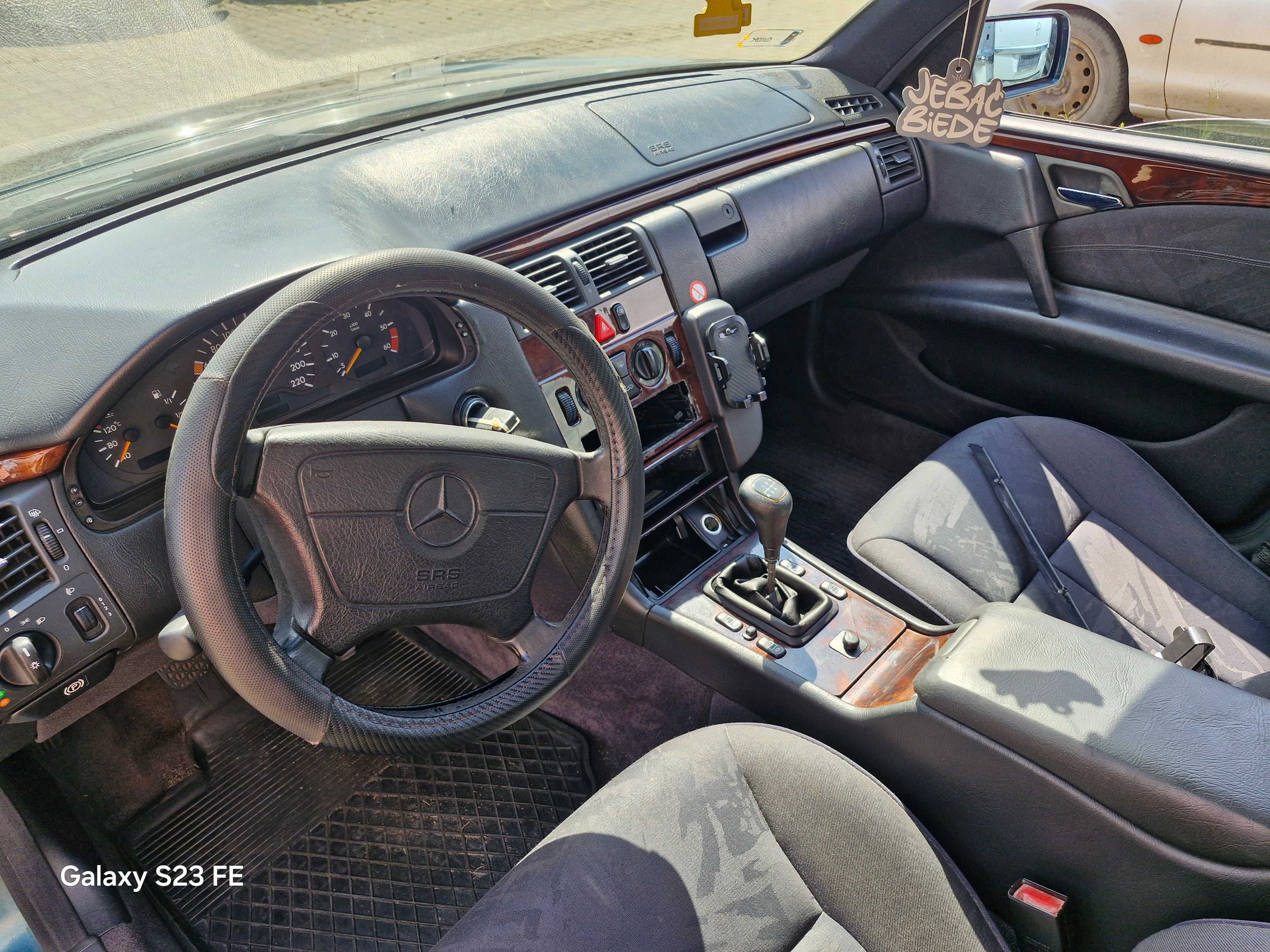 Mercedes-Benz E-Klass W210 2.2 diesel 95KM w całości na części #532