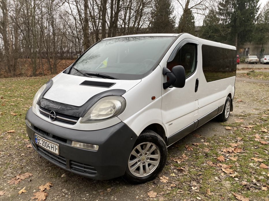 Opel Vivaro 2004 рік 1.9 довга база