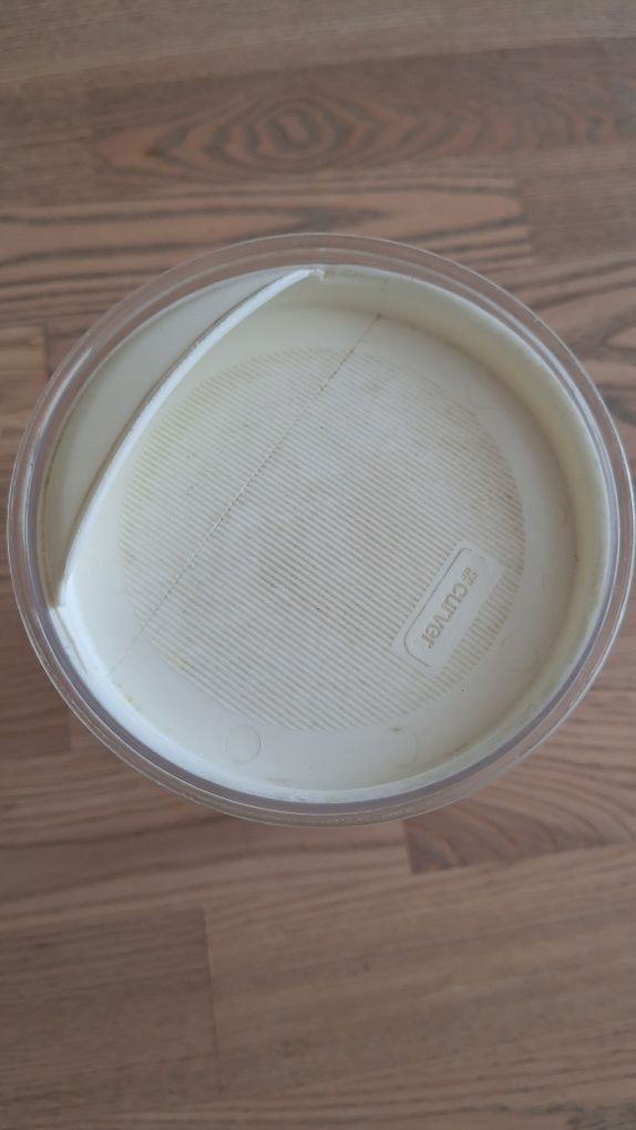 Pojemnik CURVER  na  sypkie  1,7 L karma sucha  dla kota i psa