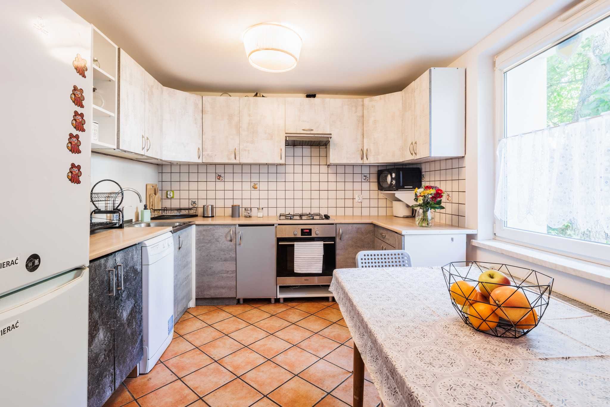 Blisko ŚUM – Pokój 13 m² z aneksem kuchennym – Katowice Ligota