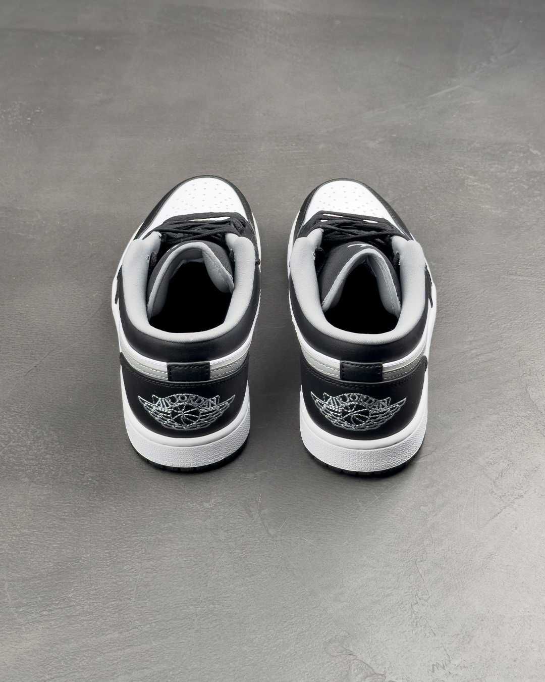 Кросівки Air Jordan 1 Low 'Black Medium Grey'