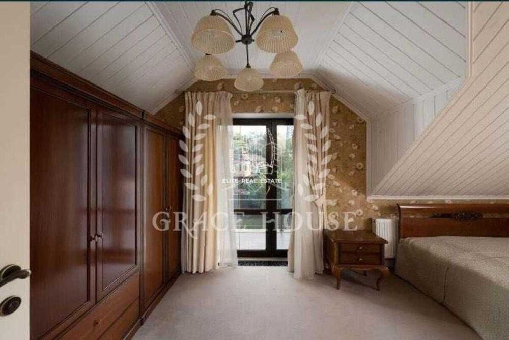 Продаж будинку Русанівські сади 4 кімнати 250 м² автономий СЕС (15КВТ)