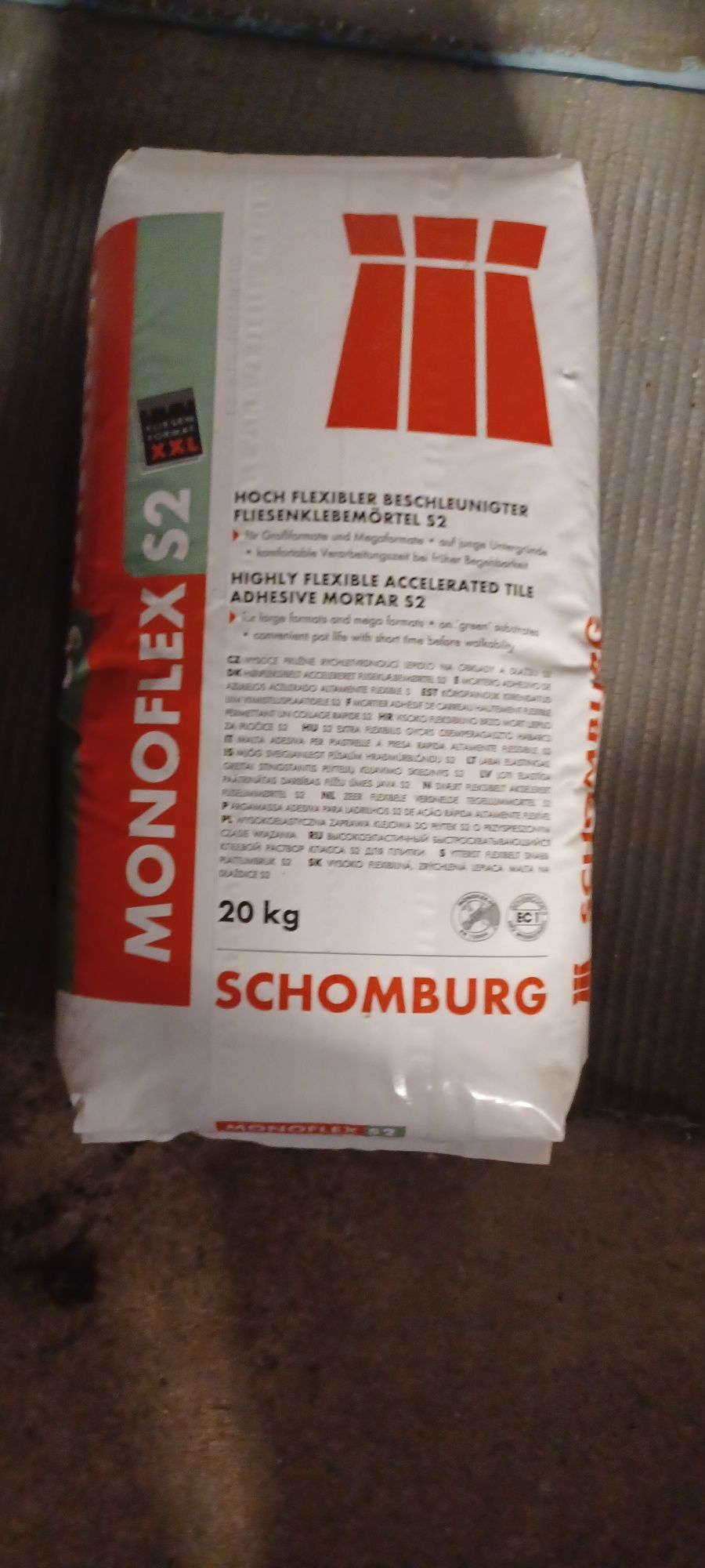 Sprzedam kleje do płytek.
