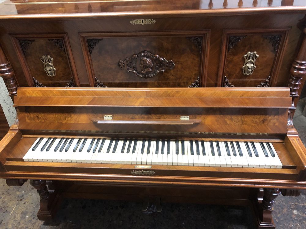 Pianino eklektyczne z 1880 r