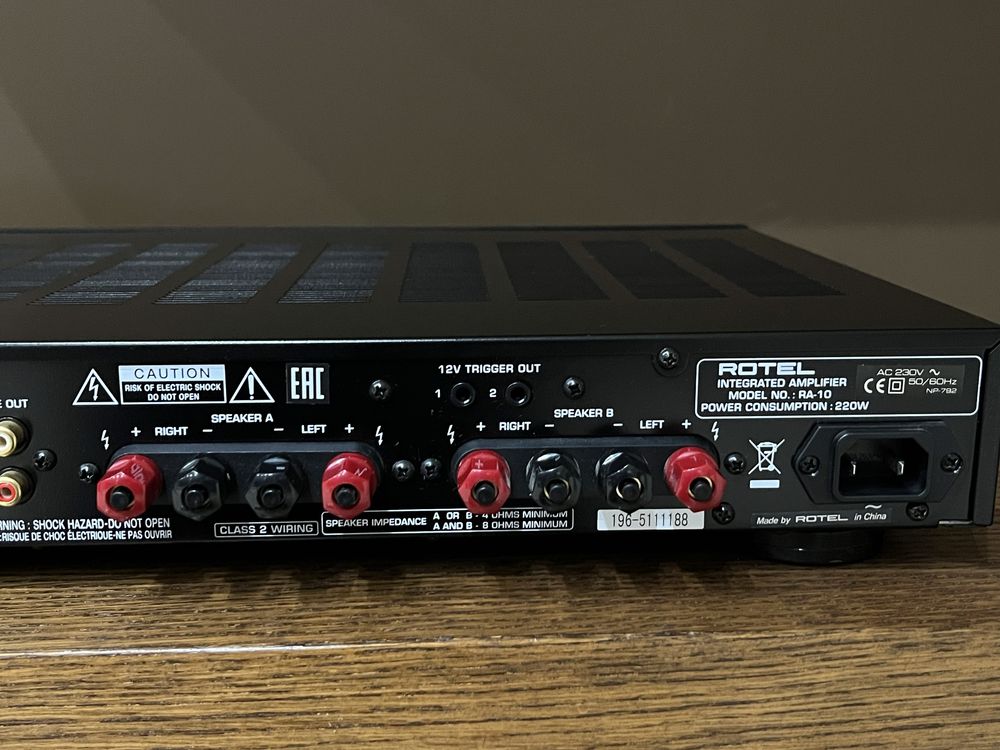 Wzmacniacz stereo ROTEL RA-10 / Idealny/ Piękne brzmienie