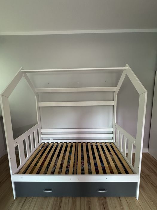 Sprzedam łóżko domek dla dziecka