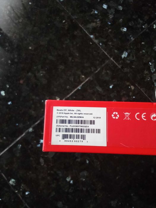 Auriculares com fios beats