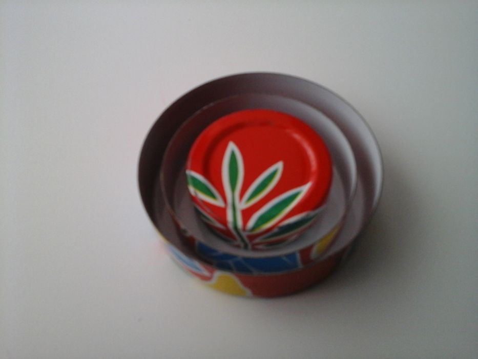 Conjunto 4 caixas em lata, anos 80