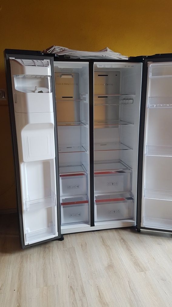 Lodówka SAMSUNG Prestige collechon RS68N8241B1 /EF