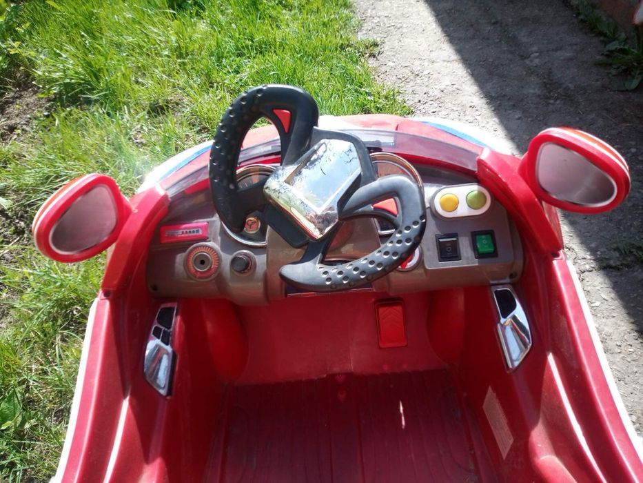 Продам детский электромобиль