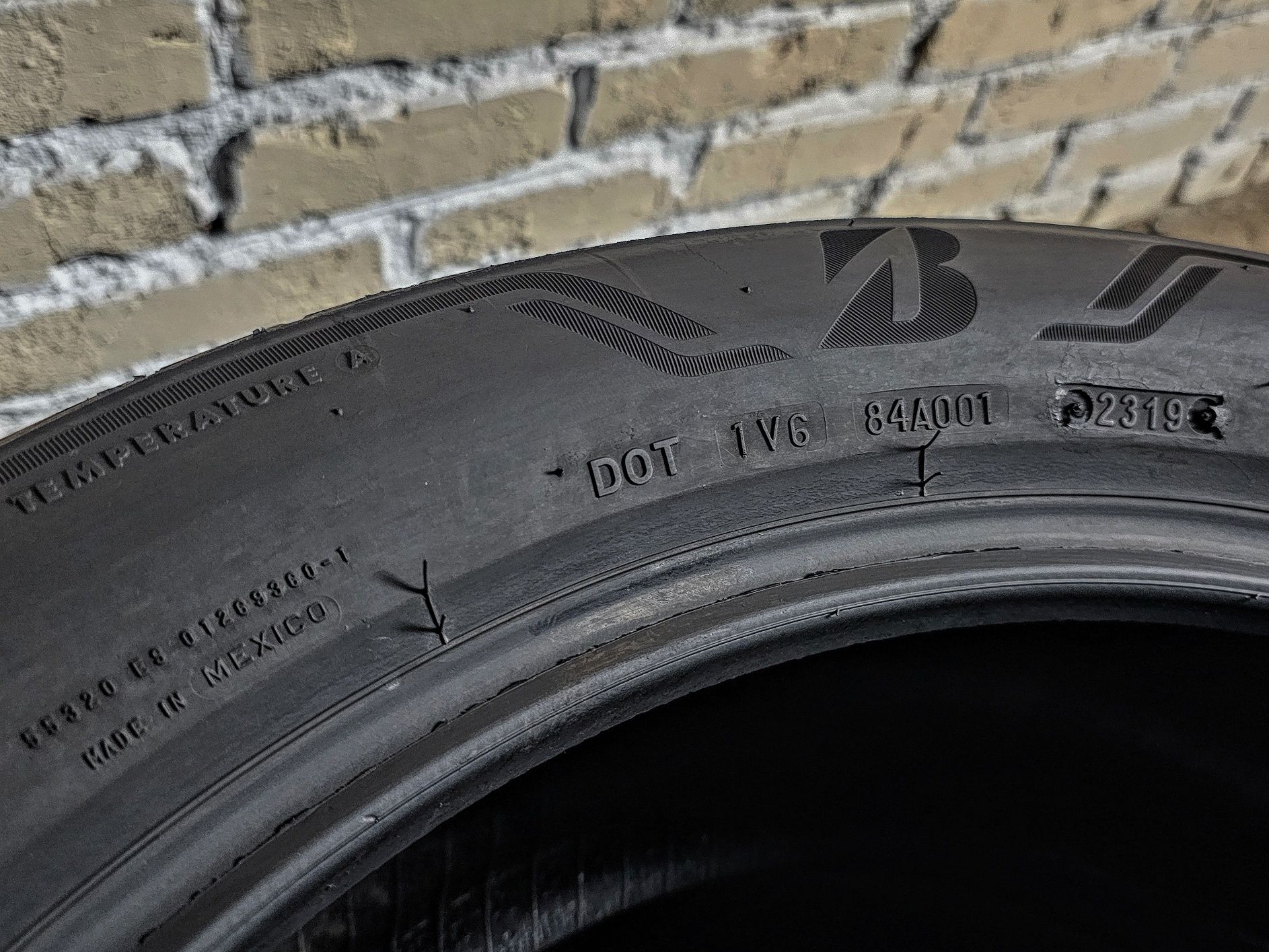 Пара 235/50r19 Bridgestone | 7mm | 2019 | Mexico | Преміум | Ідеал