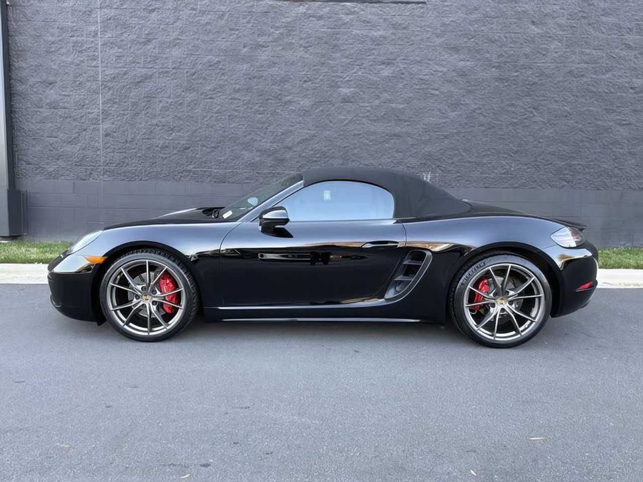 Porsche 718 Boxster S      2017