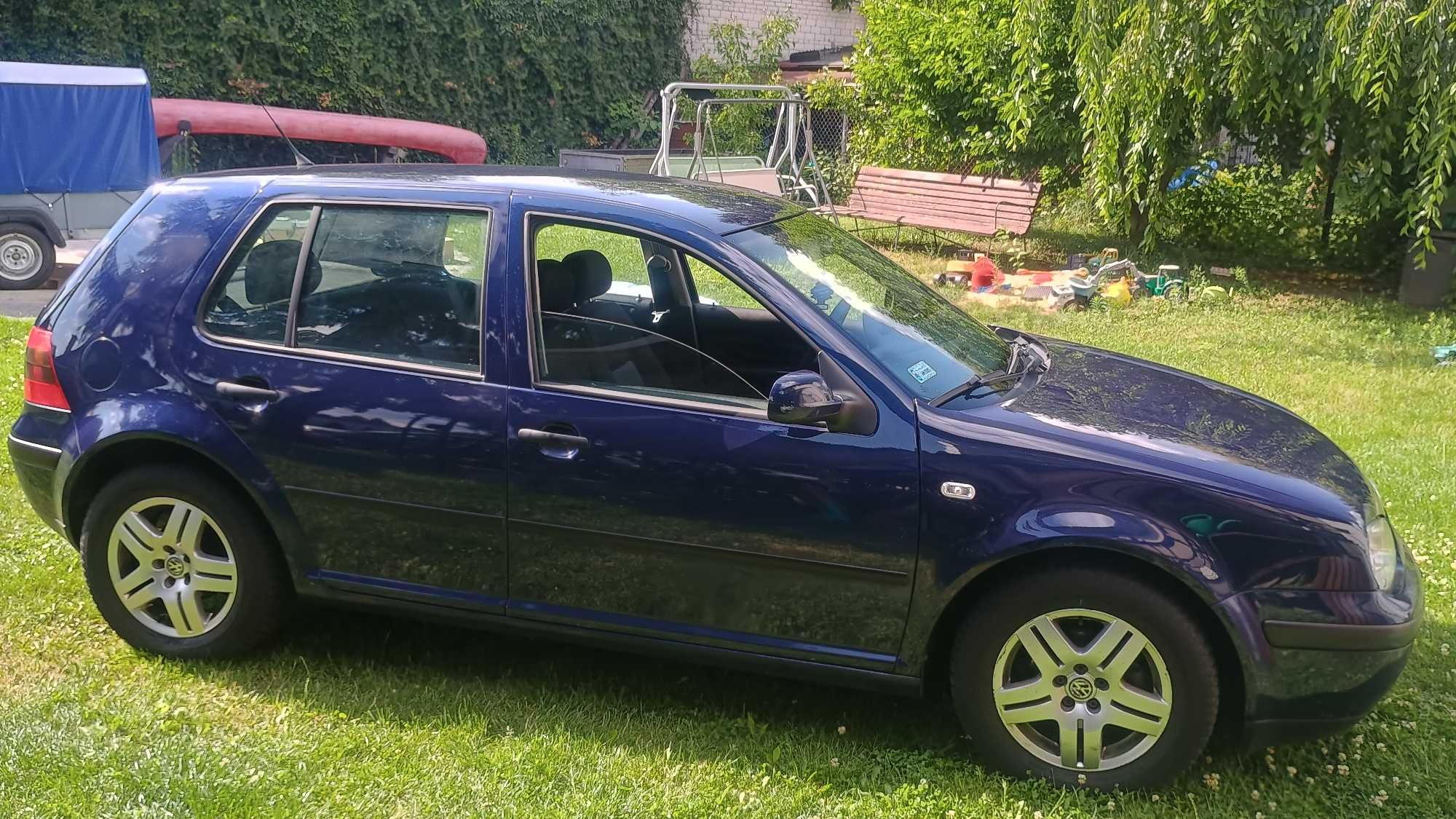 Sprzedam VW Golfa IV generacji 1.4 benz.2002 rok 100% sprawny stan bdb
