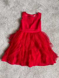 Elegancka czerwona sukienka tiulowa 110