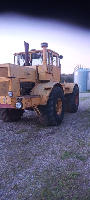 Ciągnik kirowiec K700 V8 kraz
