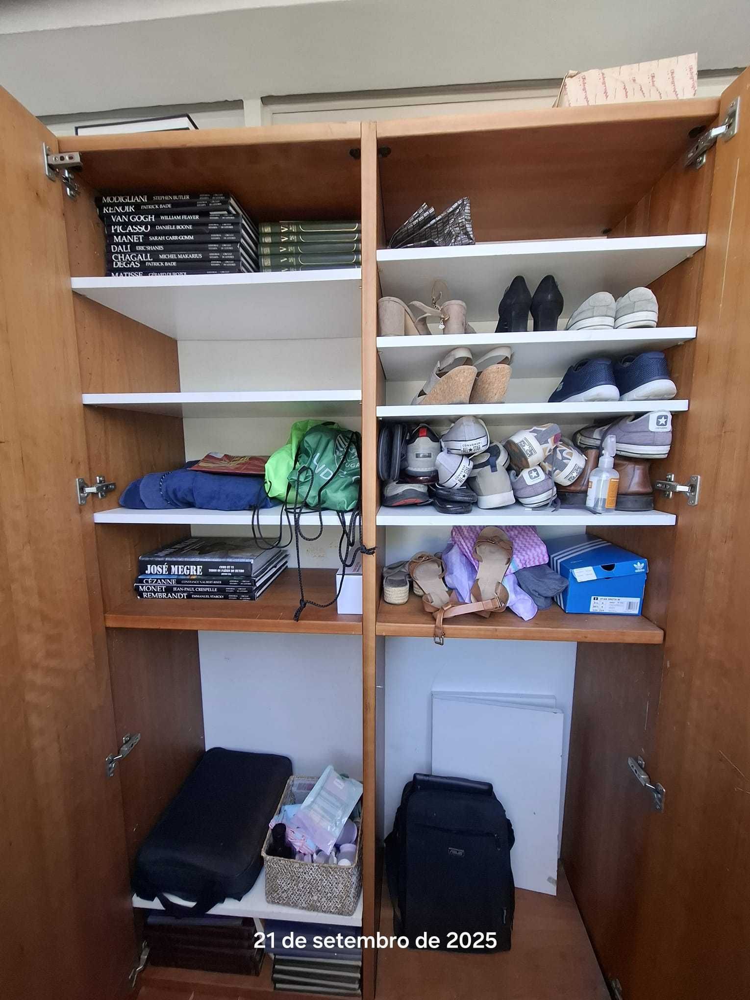 Movel madeira sapateira/livros