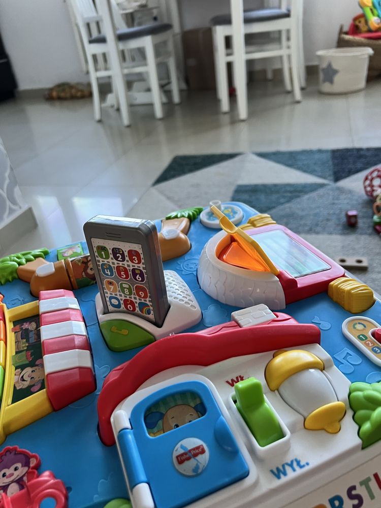 Stolik edukacyjny Fisher price