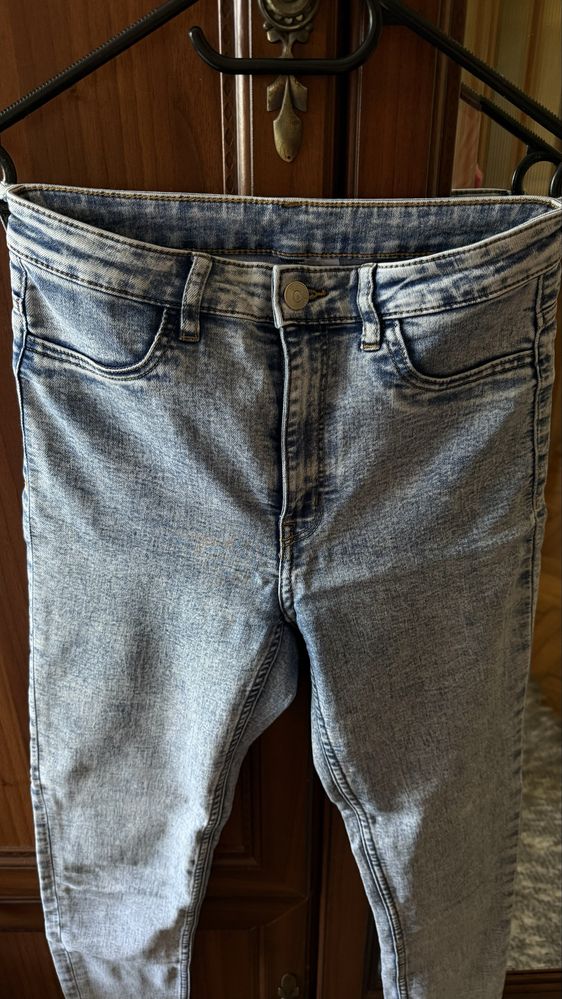 Продам джинси H&M, голубі варьонки