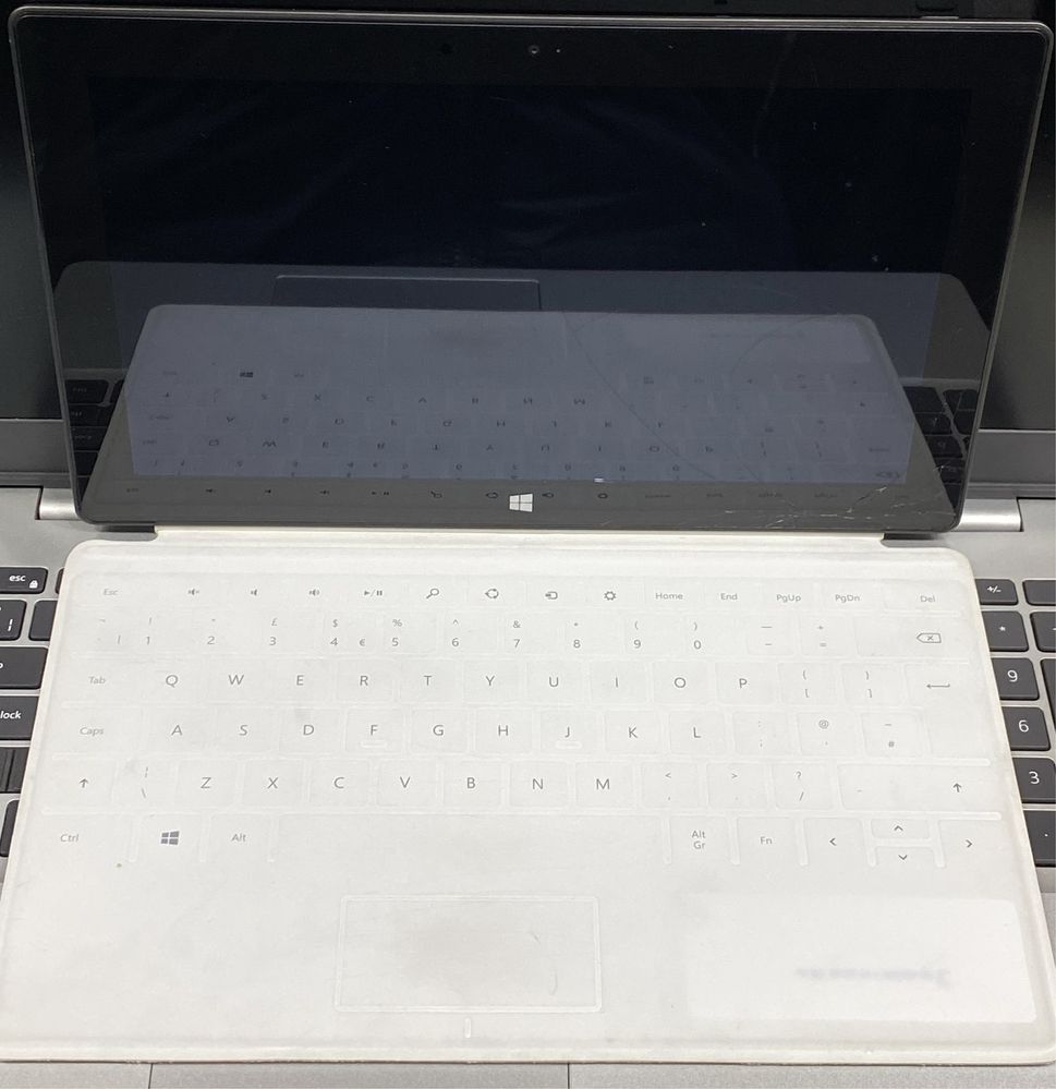 Microsoft Surface 1516 RT64GB.