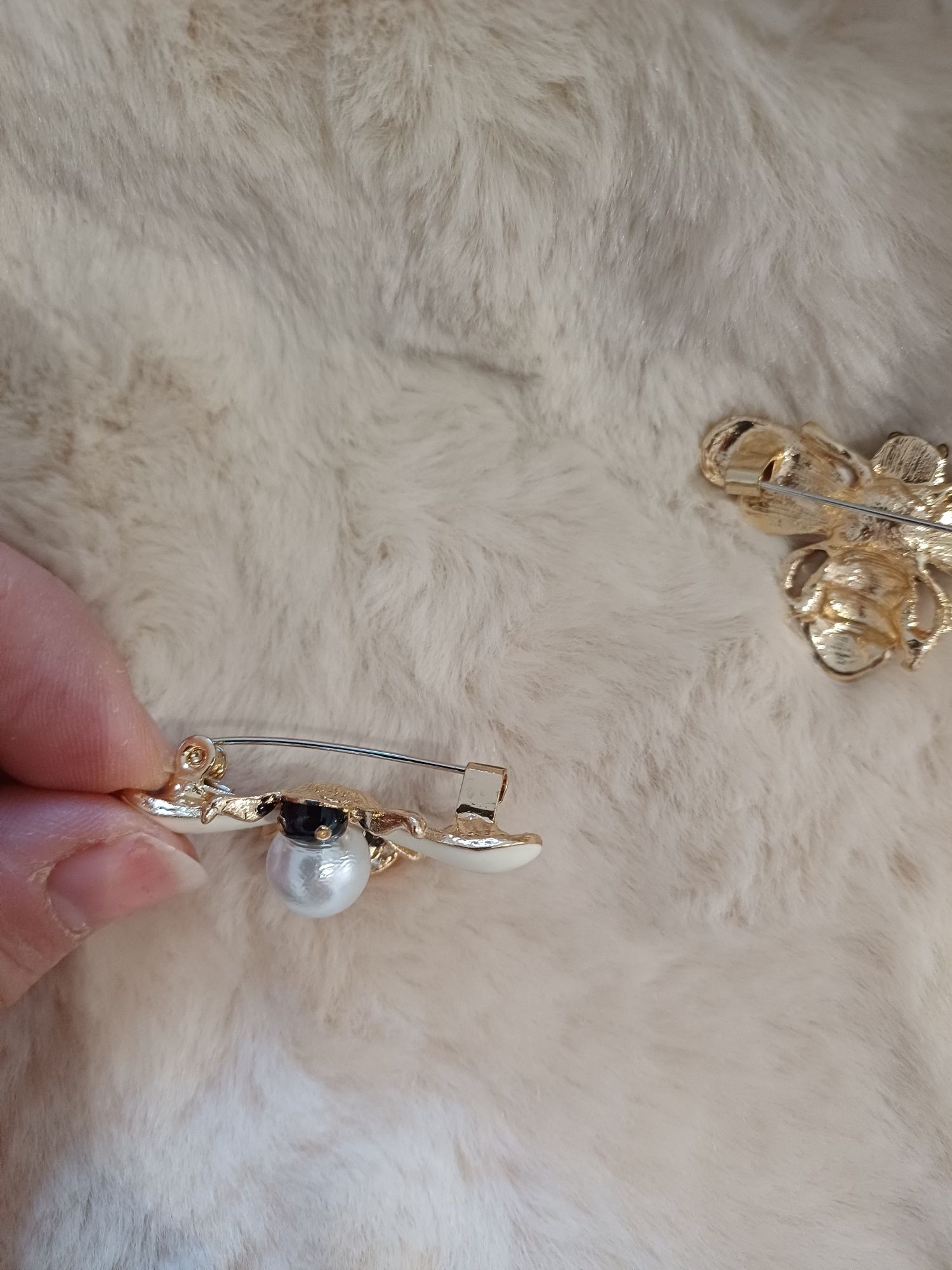 Novo! Pregadeira, broche