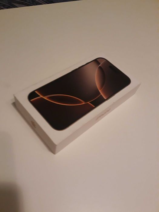 Pudełko do iPhone 16 Pro