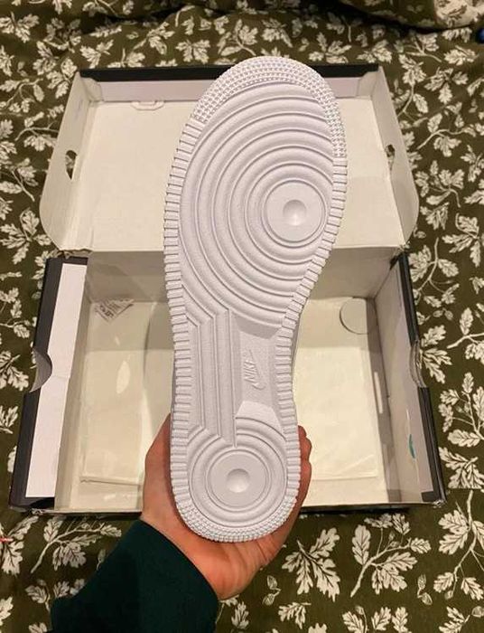 Buty Trampk Nike Air Force 1 Low Supreme White R. 36