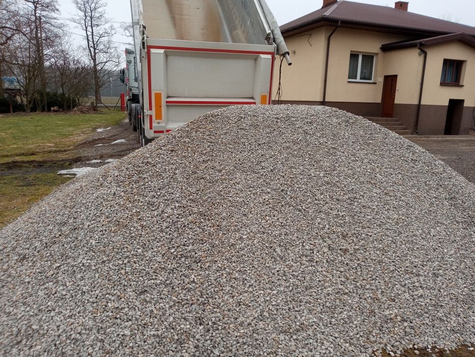 Kruszywo -Kruszywa z Dostawa 28t Kliniec -Tluczen -Grysy -Ziemia
